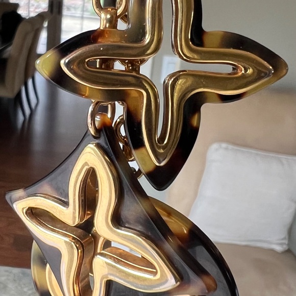 Authentic Louis Vuitton Tortoise Shell Resin Insolence Key Holder and Bag Charm - Picture 12 of 14